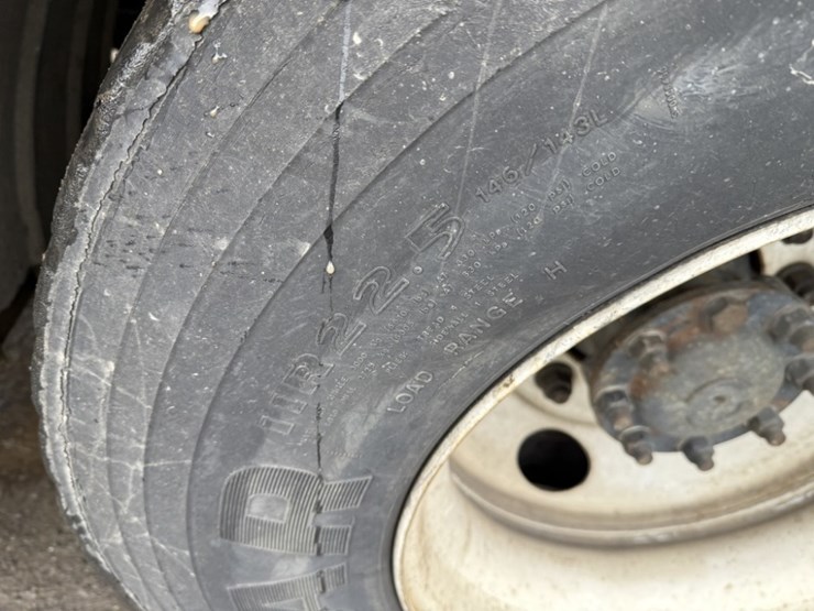 2013-international-7600-image-20