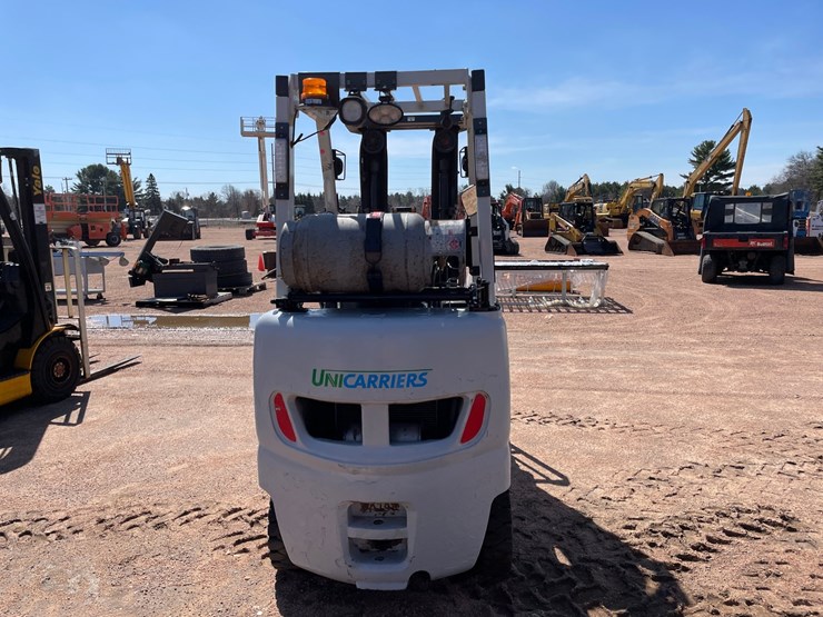 #1136-•-unicarriers-lp-forklift-image-4