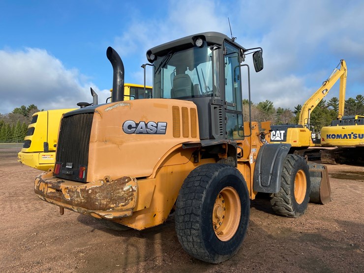 2012-case-521e-image-4