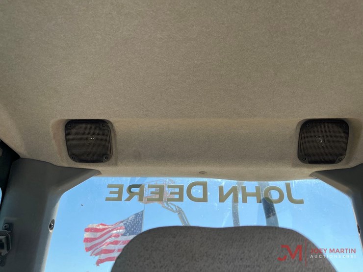 2019-john-deere-6-image-31