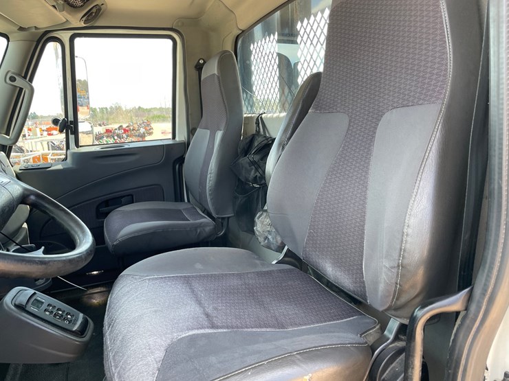 2016-international-durastar-4400-image-44