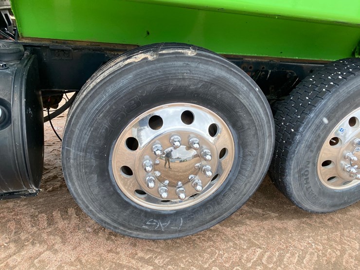 2015-kenworth-t800-image-14