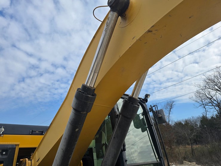 2013-caterpillar-324el-image-26