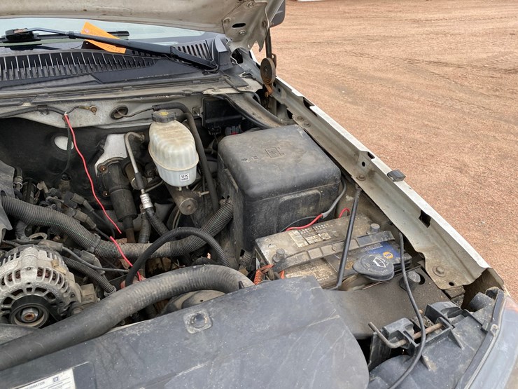 2004-chevrolet-2500-image-38