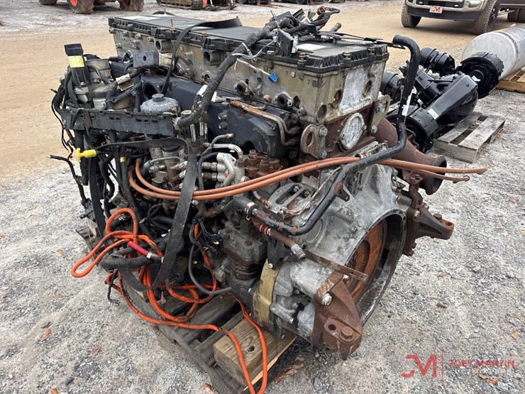 detroit-dd15-diesel-engine-image-3