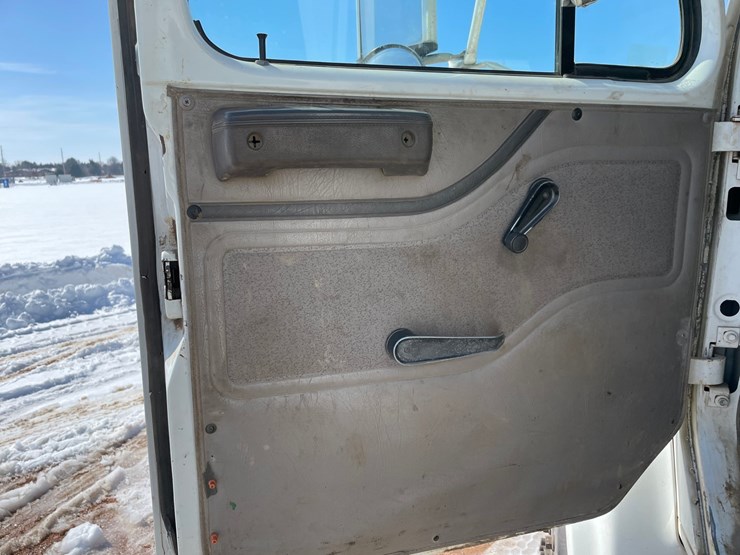 2000-international-4700-image-43