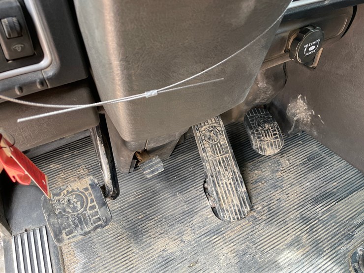 2009-kenworth-w900-image-69