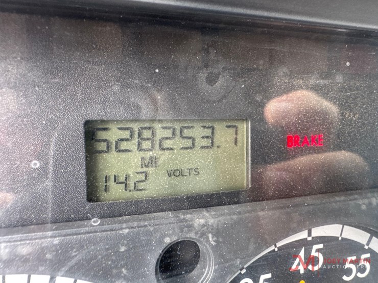 2015-freightliner-day-cab-truck-tractor-image-23