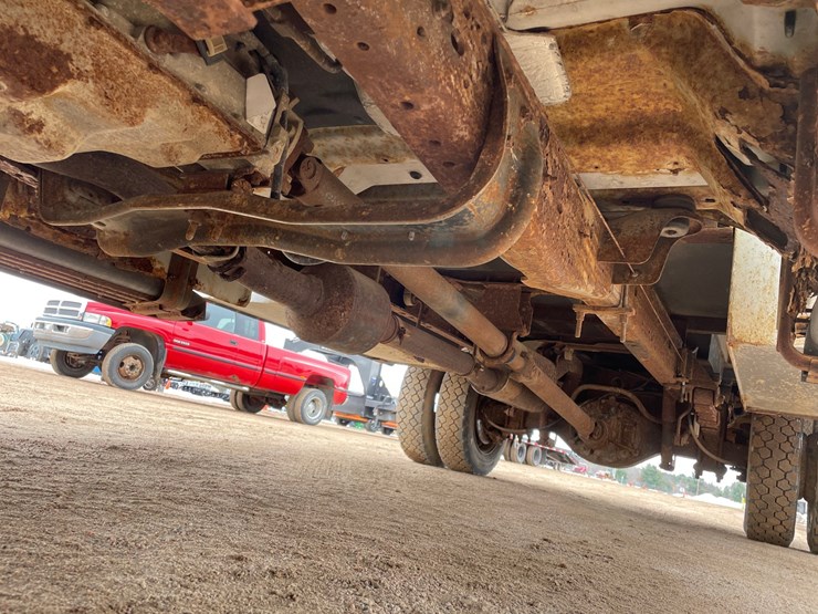 2004-ford-f550-image-28