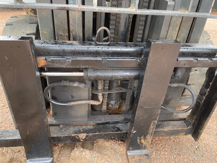 #1162-•-unicarriers-3,450-lbs-lp-forklift-image-12