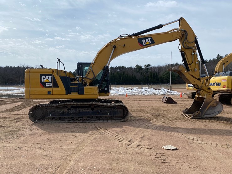 2018-caterpillar-320-image-4