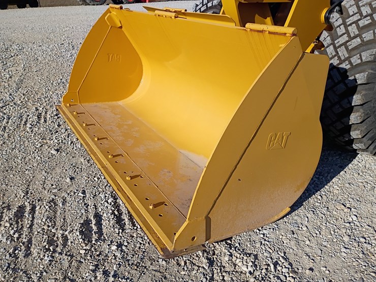 2023-caterpillar-910-image-50