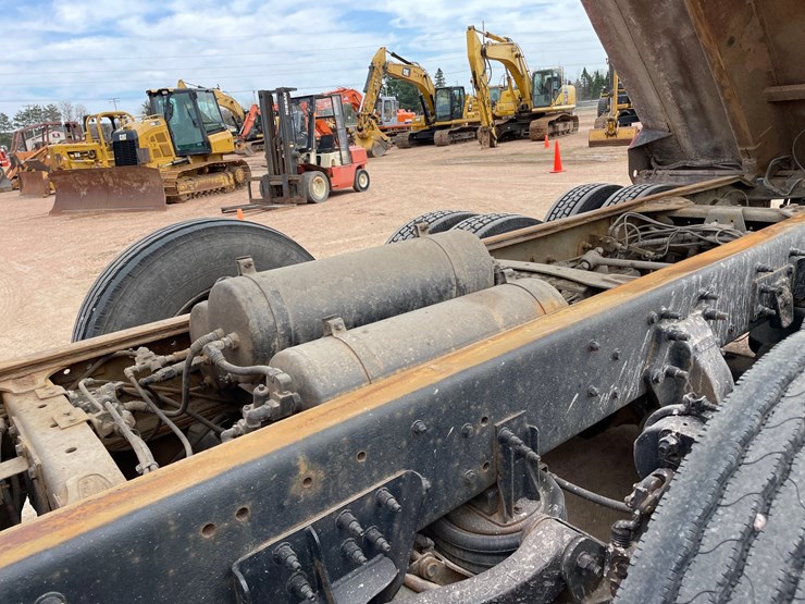 2005-caterpillar-c13-image-23