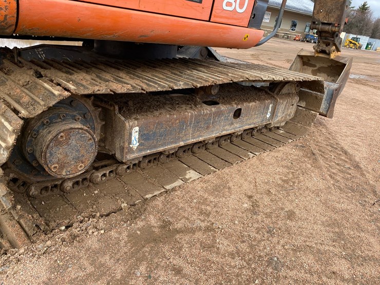 2005-hitachi-zx80-image-34