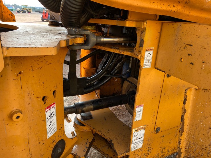 2012-case-521e-image-12