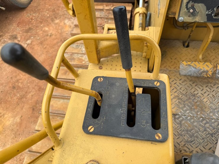 caterpillar-d4c-image-41