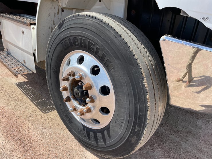 2016-international-durastar-4400-image-17