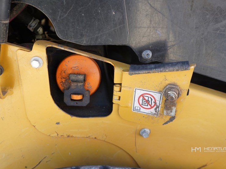 2020-caterpillar-289d3-image-34