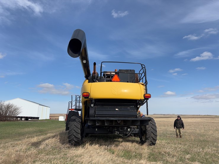 2006-new-holland-cr970-image-6