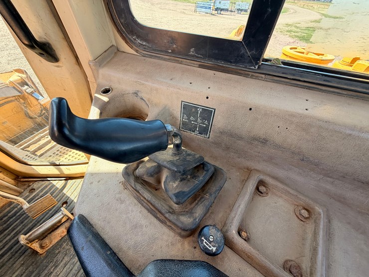 1998-caterpillar-d6r-xl-image-42