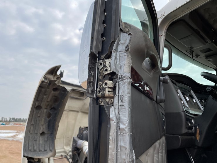 2016-kenworth-t660-image-66