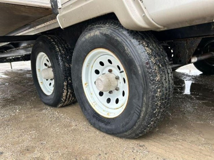 2010-gulf-stream-innsbruck-supreme-lodge-40tbs-t/a-image-26