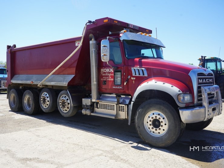 2018-mack-granite-gu713-image-3