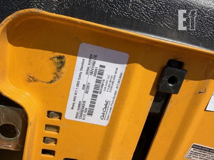 2011-cub-cadet-sltx1054-image-10