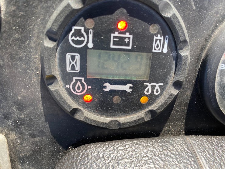 2014-john-deere-1600t-image-39