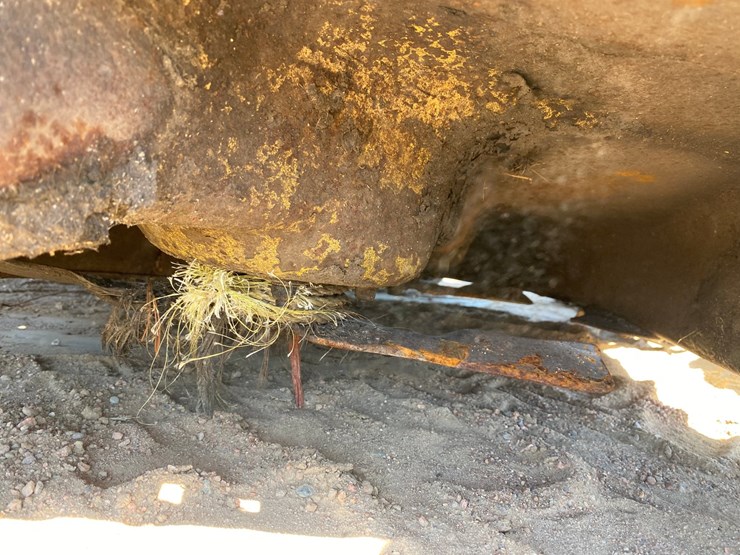 john-deere-325-image-31