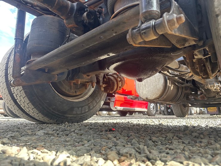 2002-mack-ch613-image-49