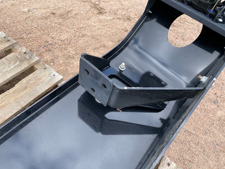 freightliner-108sd-image-4