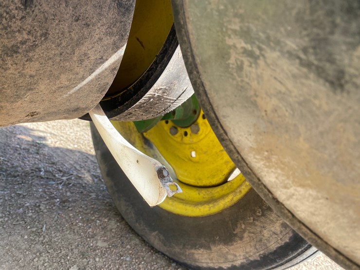 john-deere-7200-image-44