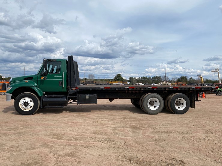 2003-international-7400-image-2