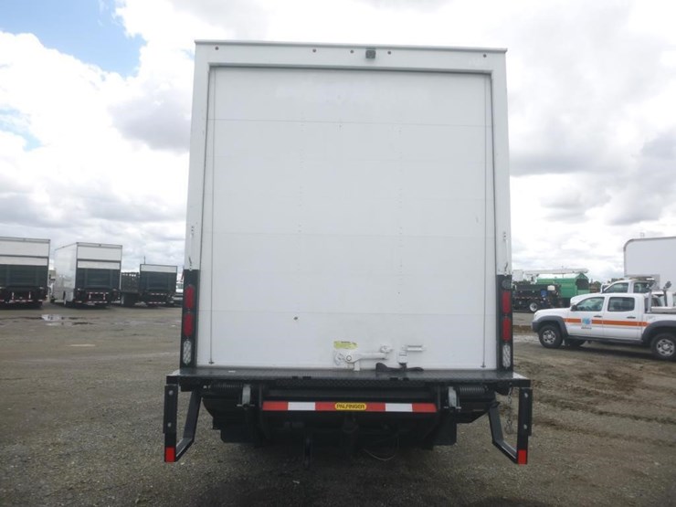 2023-isuzu-nrr-image-6