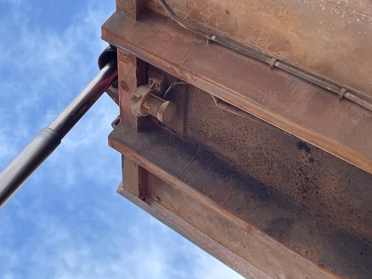 2005-caterpillar-c13-image-26