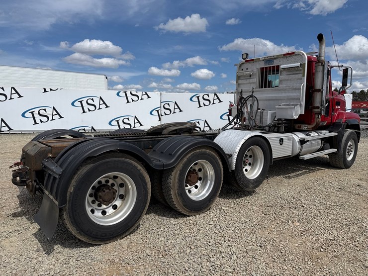 2007-mack-cl733-image-5