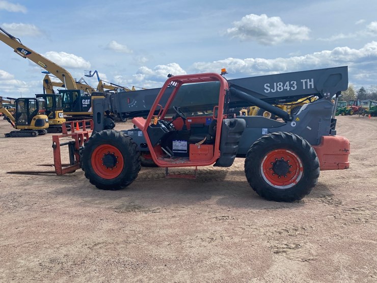 #1306-•-2018-skyjack-8,000lb-telehandler-image-13