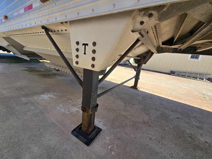 2010-timpte-hopper-bottom-image-24