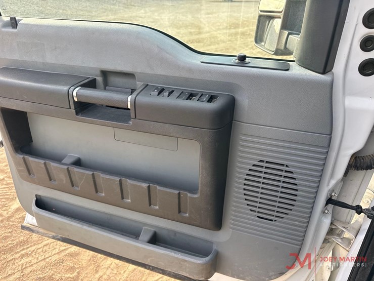 2016-ford-f550-xl-image-34