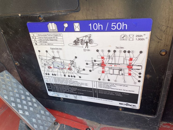 #1306-•-2018-skyjack-8,000lb-telehandler-image-29