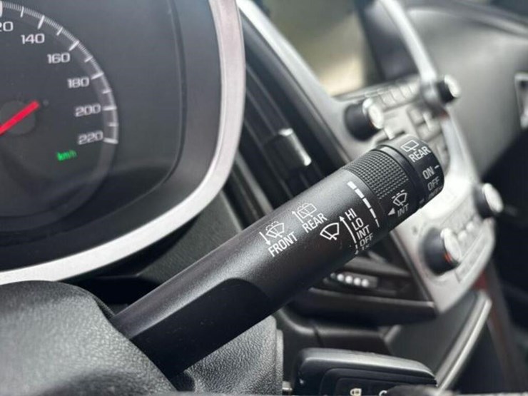 2017-chevrolet-equinox-image-22