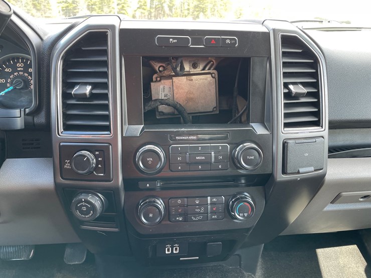 2018-ford-f150-xlt-image-35