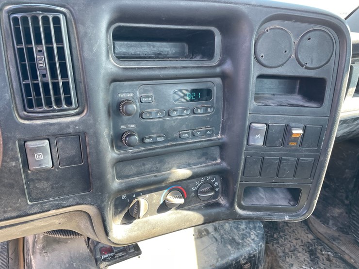 2006-gmc-topkick-image-31