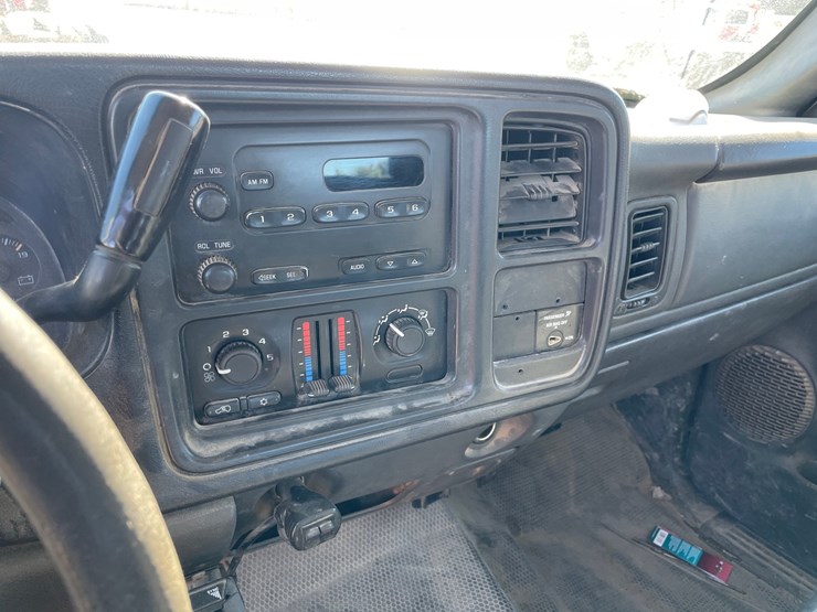 2006-chevrolet-2500-image-25