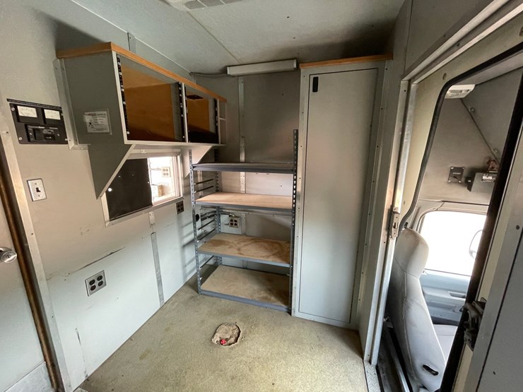 2009-ford-e450-image-48