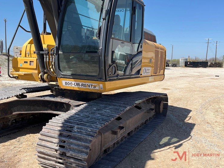 2019-john-deere-6-image-16