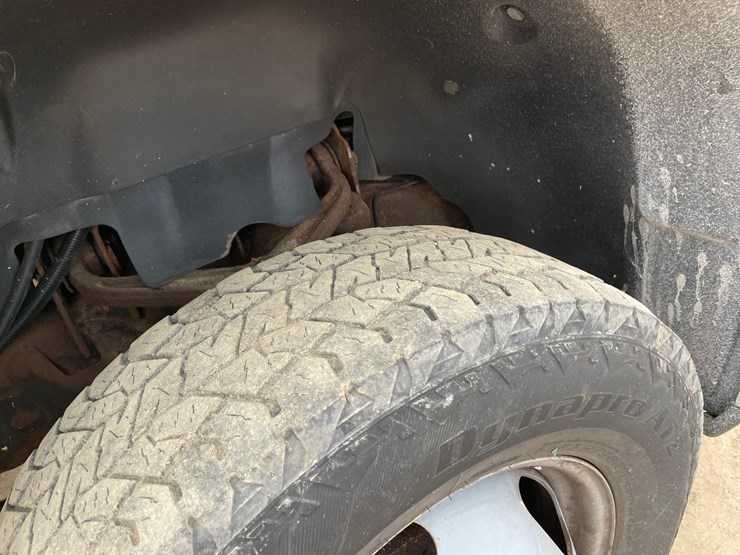 2011-chevrolet-3500-image-31