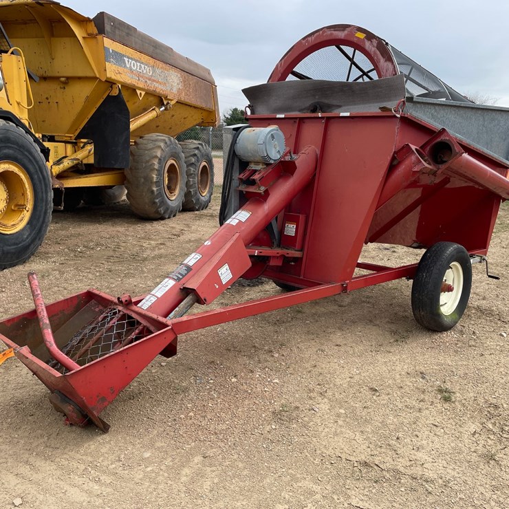 #1253 • Feterl 23090D Grain Cleaner