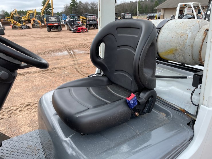 #1164-•-unicarriers-3,450-lbs-lp-forklift-image-15